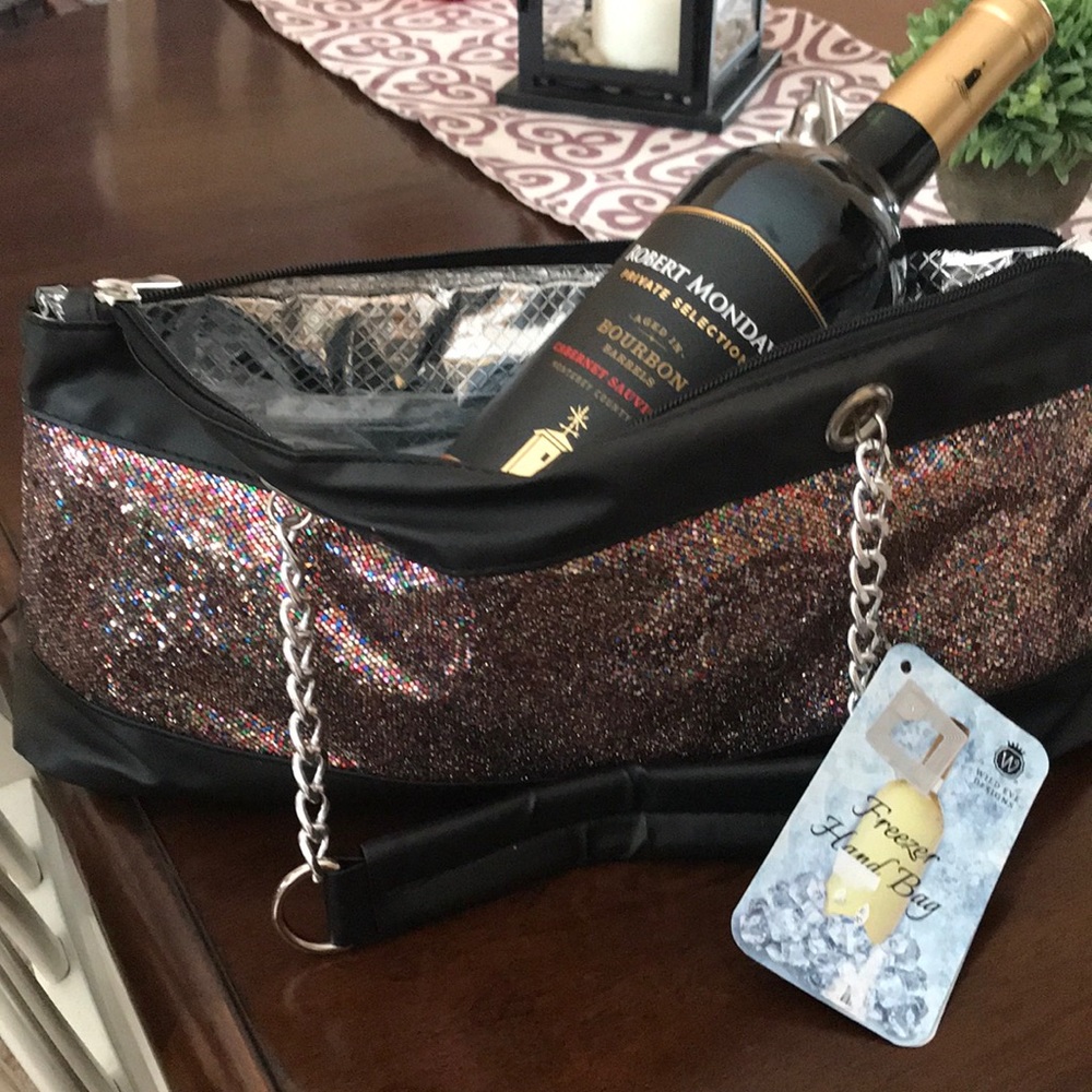Wine travel bag.